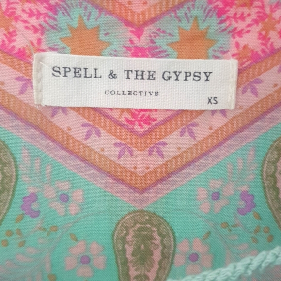 ๐ฎ๐ Spell City lights Blouse ๐ฎ๐ - Picture 4 of 7